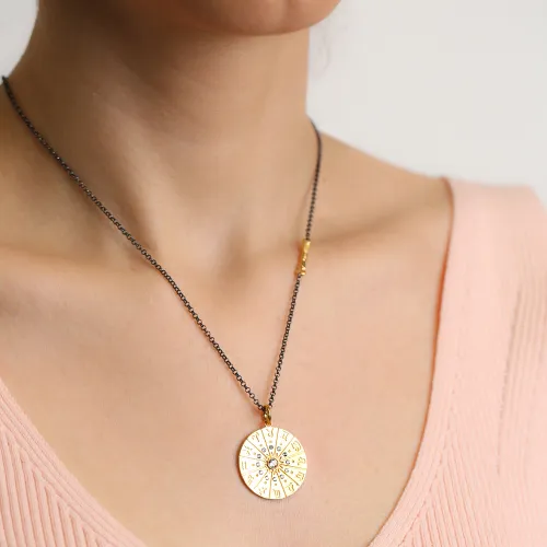 22 Karat Gold Vintage Pendant in 925 Silver 22 Karat Gold Vintage Pendant in 925 Silver