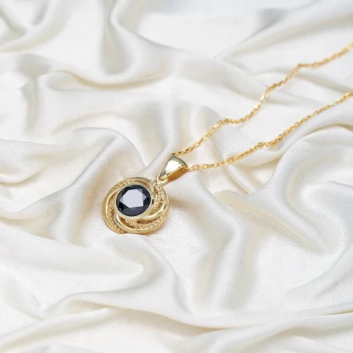 Traditional Round Onyx 925 Sterling Silver Pendant