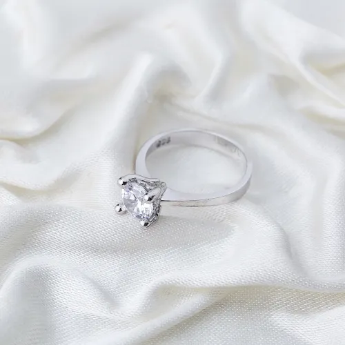 Four Claw Classic Solitaire Engagement 925 Silver Ring