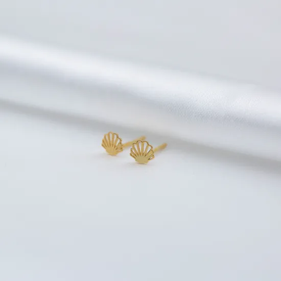 Shell Design Tiny Silver Stud Earrings