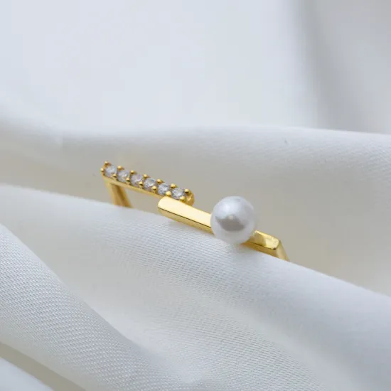 Thin Woman Pearl With CZ 925 Sterling Silver Ring Thin Woman Pearl With CZ 925 Sterling Silver Ring