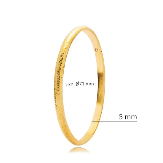 22 Karat Gold Plain 71mm Vintage Sterling Silver Bangle 22 Karat Gold Plain 71mm Vintage Sterling Silver Bangle